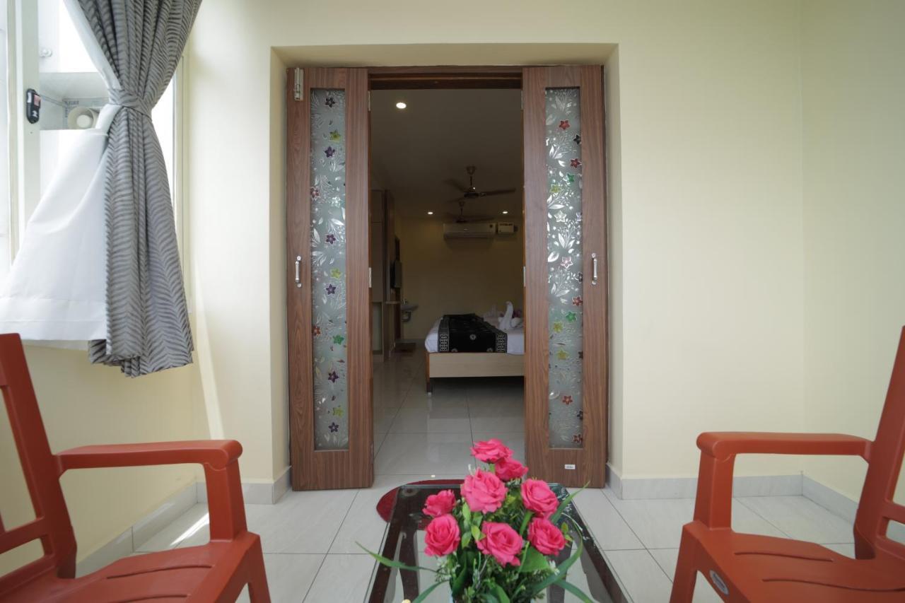 Nadanam Inn 蓬蒂切里 外观 照片