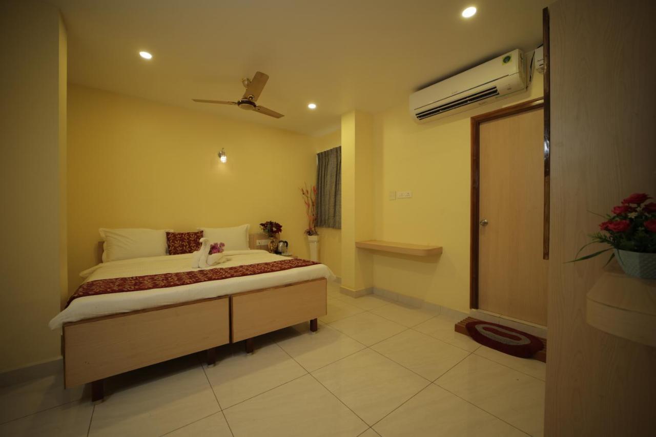 Nadanam Inn 蓬蒂切里 外观 照片